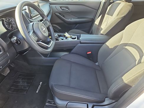 Used 2024 Nissan Rogue S image 26