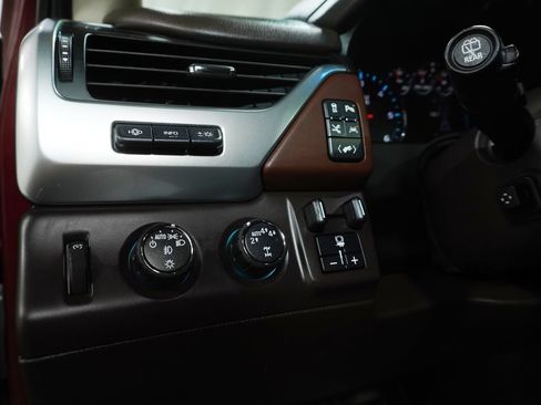 Used 2017 Chevrolet Tahoe Premier AWD/4WD image 28