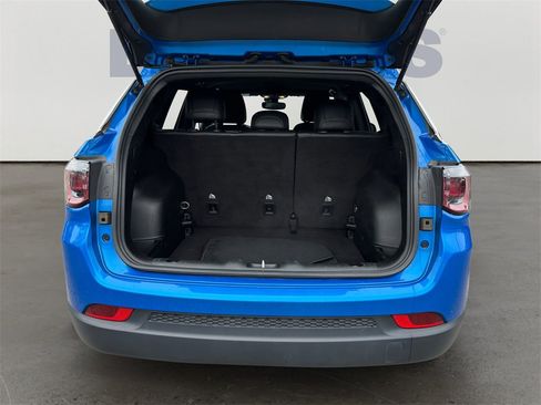 Used 2024 Jeep Compass Latitude image 14