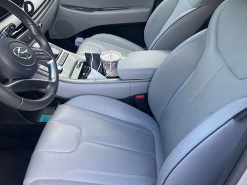Used 2023 Hyundai Palisade SEL w/ Premium Package FWD image 3