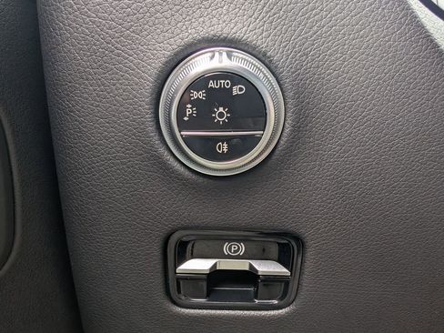 Used 2023 Mercedes-Benz GLC 300 4MATIC image 32