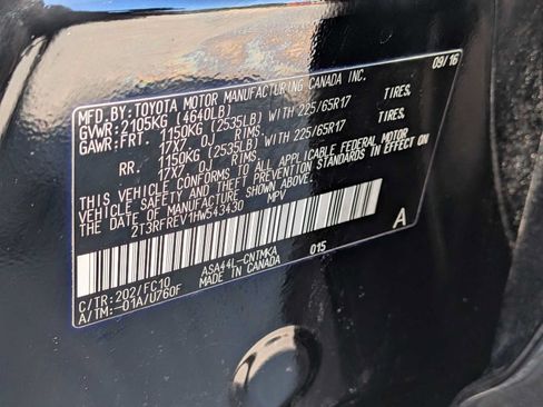 Used 2017 Toyota RAV4 XLE AWD/4WD image 32
