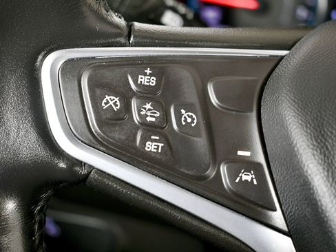 Used 2022 Chevrolet Equinox LT w/ Driver Convenience Package image 25