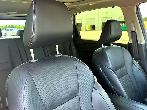 Used 2023 Nissan Rogue Platinum w/ Platinum Premium Package FWD image 27