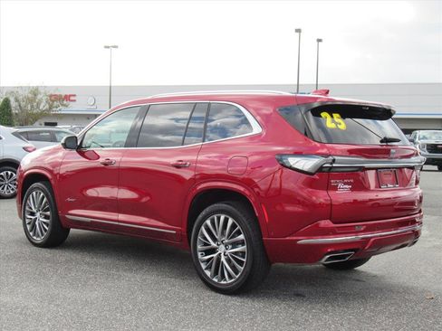 Used 2025 Buick Enclave Avenir w/ Super Cruise Package image 4