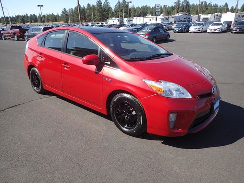Used 2013 Toyota Prius Four w/ Deluxe Solar Roof Pkg image 7