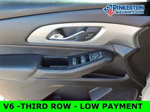 Used 2019 Chevrolet Traverse LS image 17