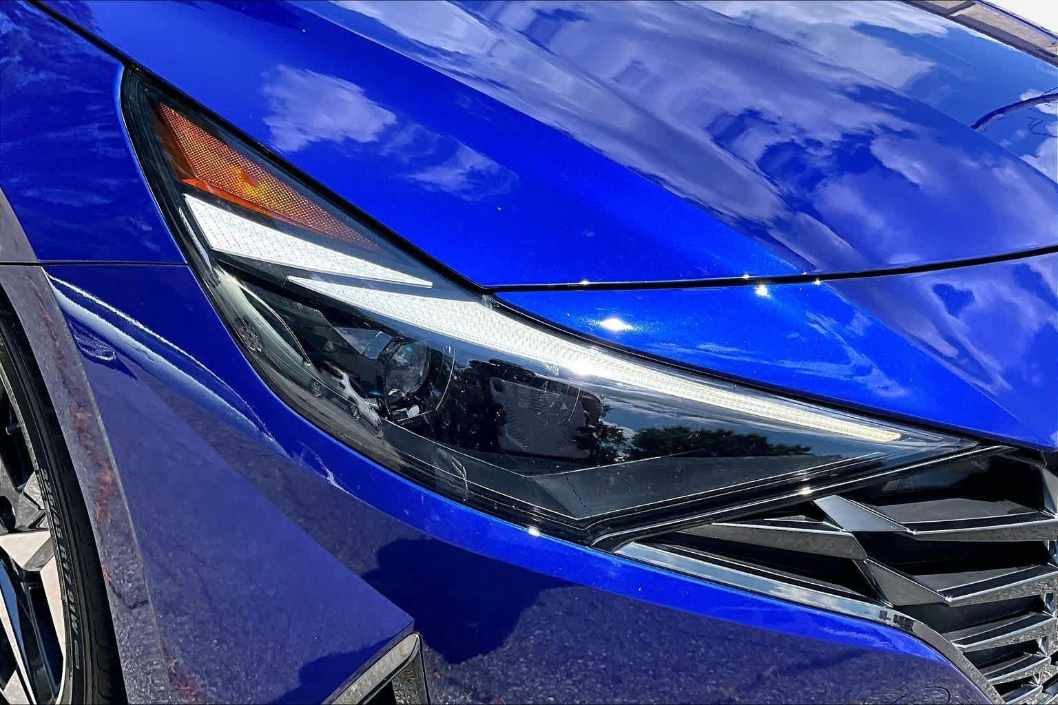 Used 2023 Hyundai Elantra Limited FWD image 28