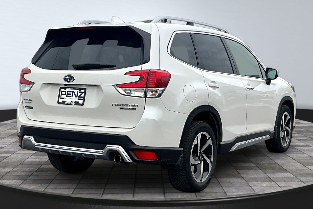 Used 2022 Subaru Forester Touring AWD/4WD image 6