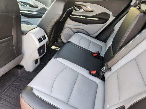 Used 2023 GMC Terrain SLT w/ Infotainment Package II AWD/4WD image 12