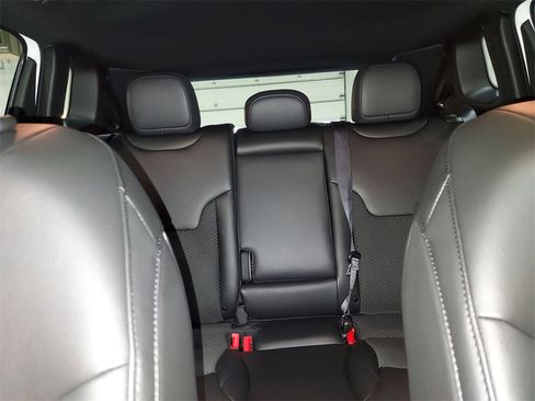 New 2026 Jeep Compass Latitude image 13