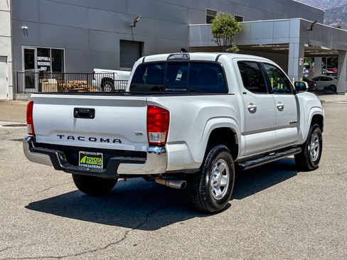 Used 2017 Toyota Tacoma SR5 RWD image 6