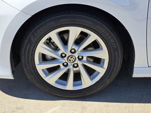 Used 2024 Toyota Camry LE image 7