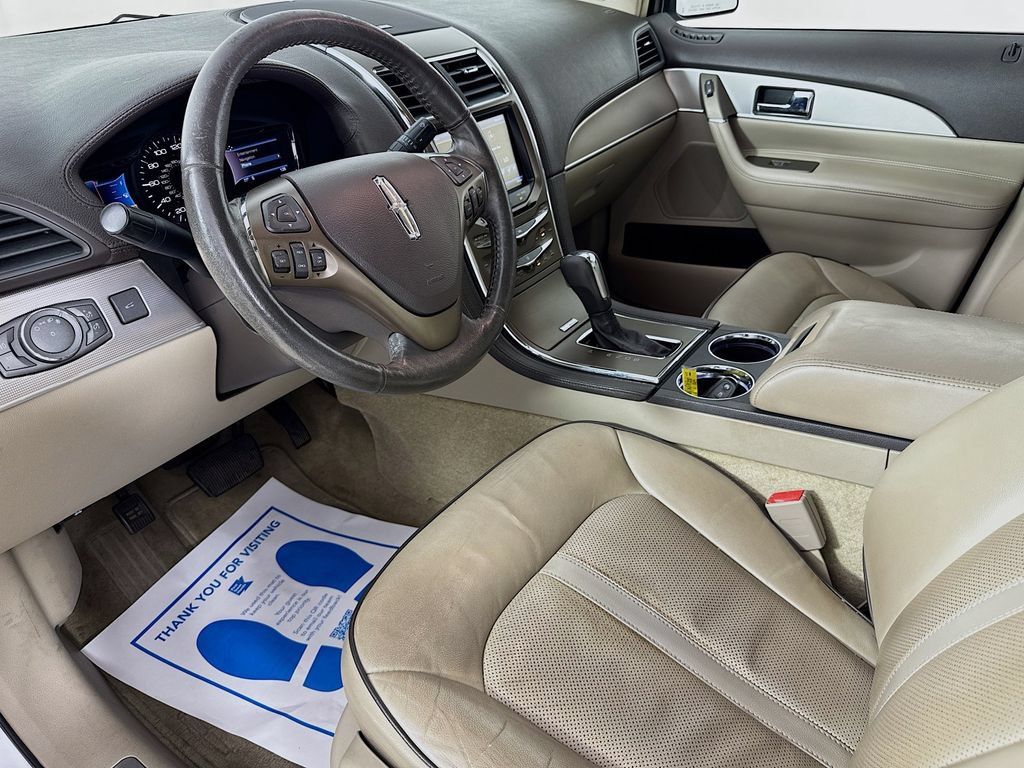 Used 2015 Lincoln MKX FWD w/ Equipment Group 102A image 10