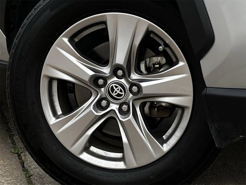 Used 2024 Toyota RAV4 XLE image 29