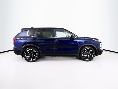 Used 2024 Mitsubishi Outlander SE image 9