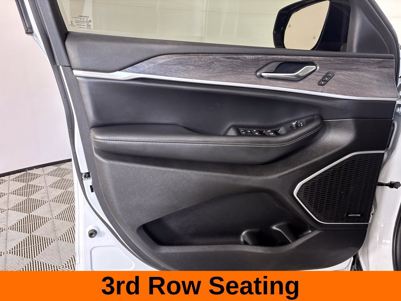 Used 2022 Jeep Grand Cherokee L Limited AWD/4WD image 10