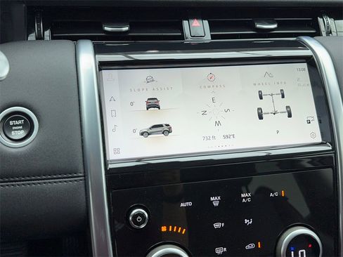 Used 2022 Land Rover Discovery Sport SE image 32