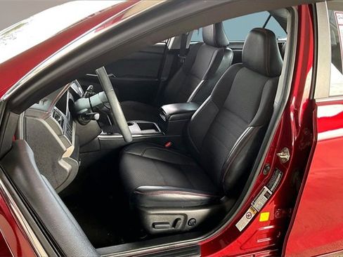 Used 2017 Toyota Camry SE image 18