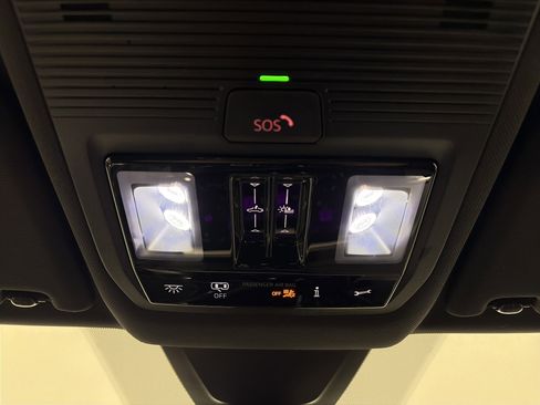 Used 2025 Volkswagen Atlas Cross Sport SEL Premium R-Line image 36