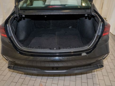 Used 2023 Kia Forte LXS w/ LXS Technology Package image 6