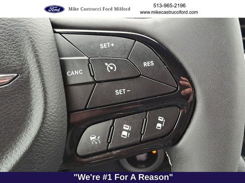 Used 2022 Chrysler Pacifica Touring-L w/ S Appearance Package image 17