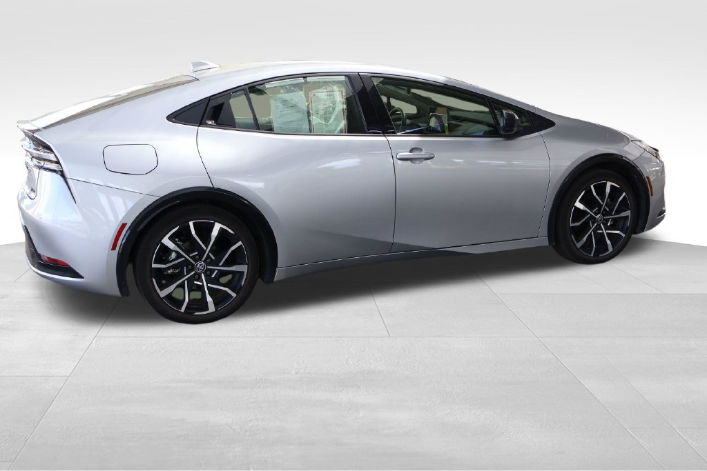 Certified 2024 Toyota Prius Prime FWD image 15