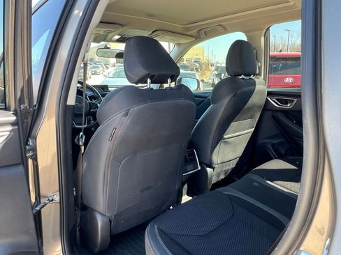 Used 2019 Subaru Forester Premium w/ All-Weather Package image 16