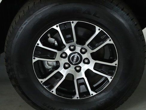 Used 2024 Nissan Titan SV w/ SV Convenience Package image 10