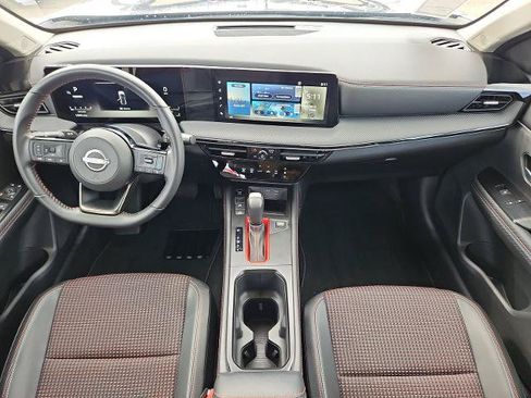 Certified 2025 Nissan Kicks SR FWD image 12