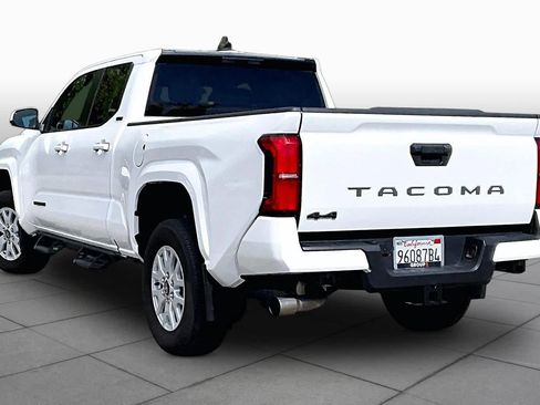 Used 2024 Toyota Tacoma SR5 AWD/4WD image 11