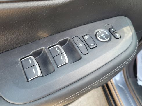 Certified 2024 Honda HR-V EX-L image 19
