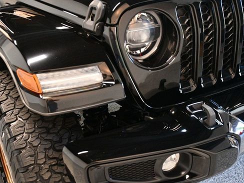 Used 2022 Jeep Gladiator Overland AWD/4WD image 10