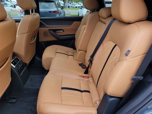 Certified 2025 MAZDA CX-70 3.3 Turbo S w/ Premium Plus image 13