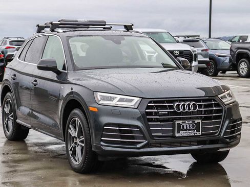 Used 2020 Audi Q5 e Premium Plus w/ Premium Plus Package image 3