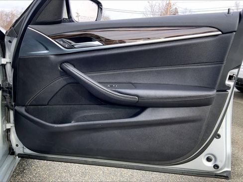 Used 2018 BMW 530i xDrive image 22