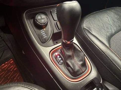 Used 2019 Jeep Compass Trailhawk AWD/4WD image 22