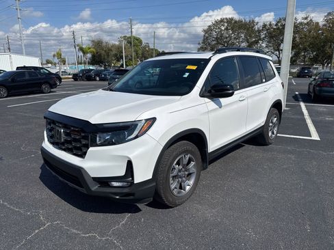 Used 2023 Honda Passport TrailSport image 3
