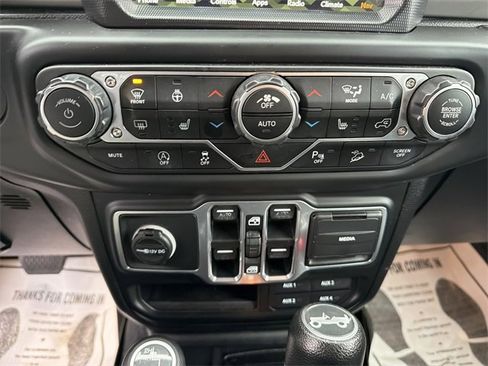 Used 2018 Jeep Wrangler Unlimited Sahara image 21