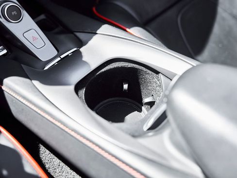 Used 2020 Ferrari Portofino RWD image 63