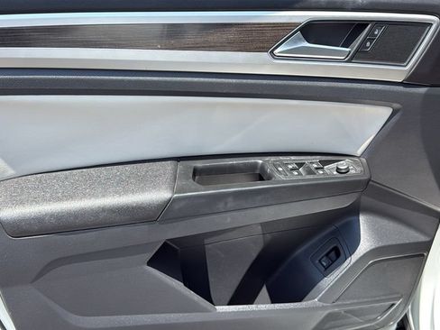 Used 2018 Volkswagen Atlas SEL w/ R-Line Package AWD/4WD image 25