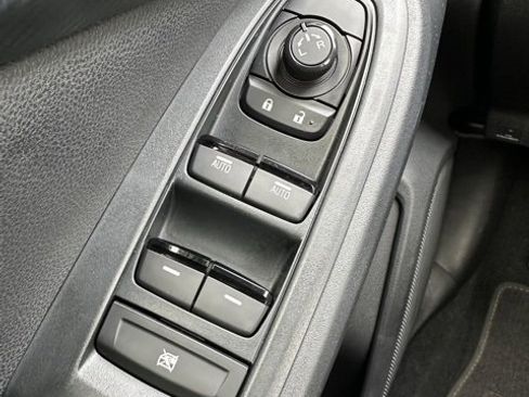 Used 2024 Subaru Crosstrek 2.0i Premium image 20