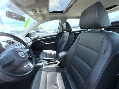 Used 2010 Volkswagen Jetta SE FWD image 20