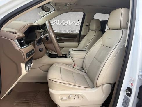 Used 2021 GMC Yukon XL Denali w/ Denali Ultimate Package AWD/4WD image 19