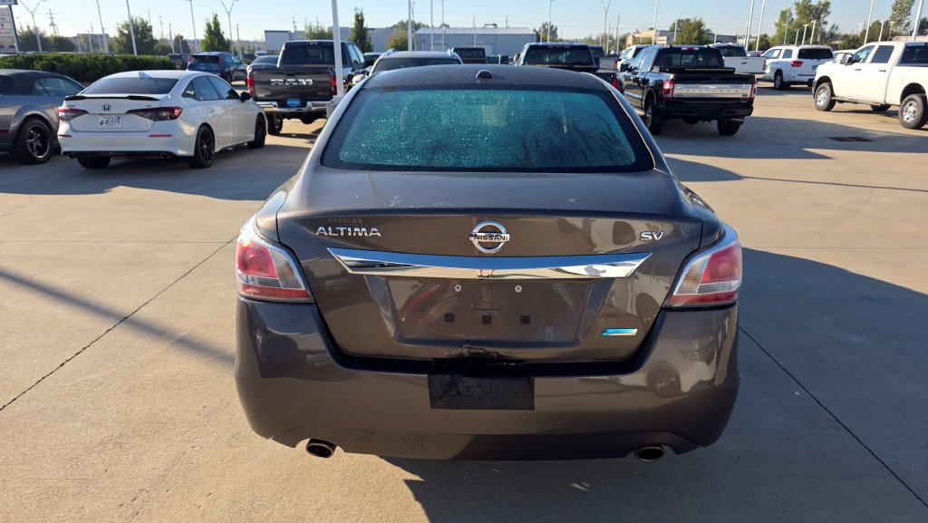 Used 2014 Nissan Altima 2.5 SV w/ Convenience Package FWD image 4