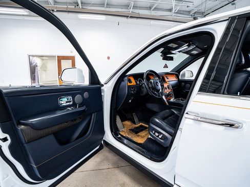 Used 2021 Rolls-Royce Cullinan image 33