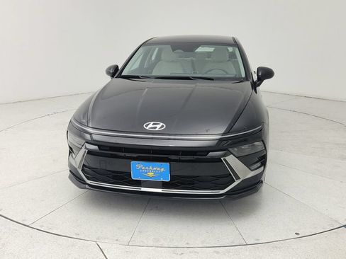 Used 2025 Hyundai Sonata SEL FWD image 2