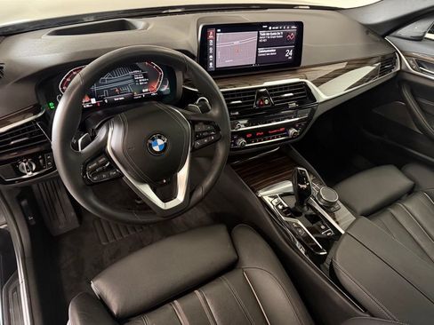 Used 2021 BMW 530i xDrive w/ Premium Package AWD/4WD image 11