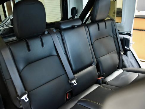 Used 2024 Jeep Wrangler Unlimited Sahara w/ Technology Group AWD/4WD image 24