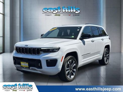 Used 2023 Jeep Grand Cherokee Overland AWD/4WD image 6